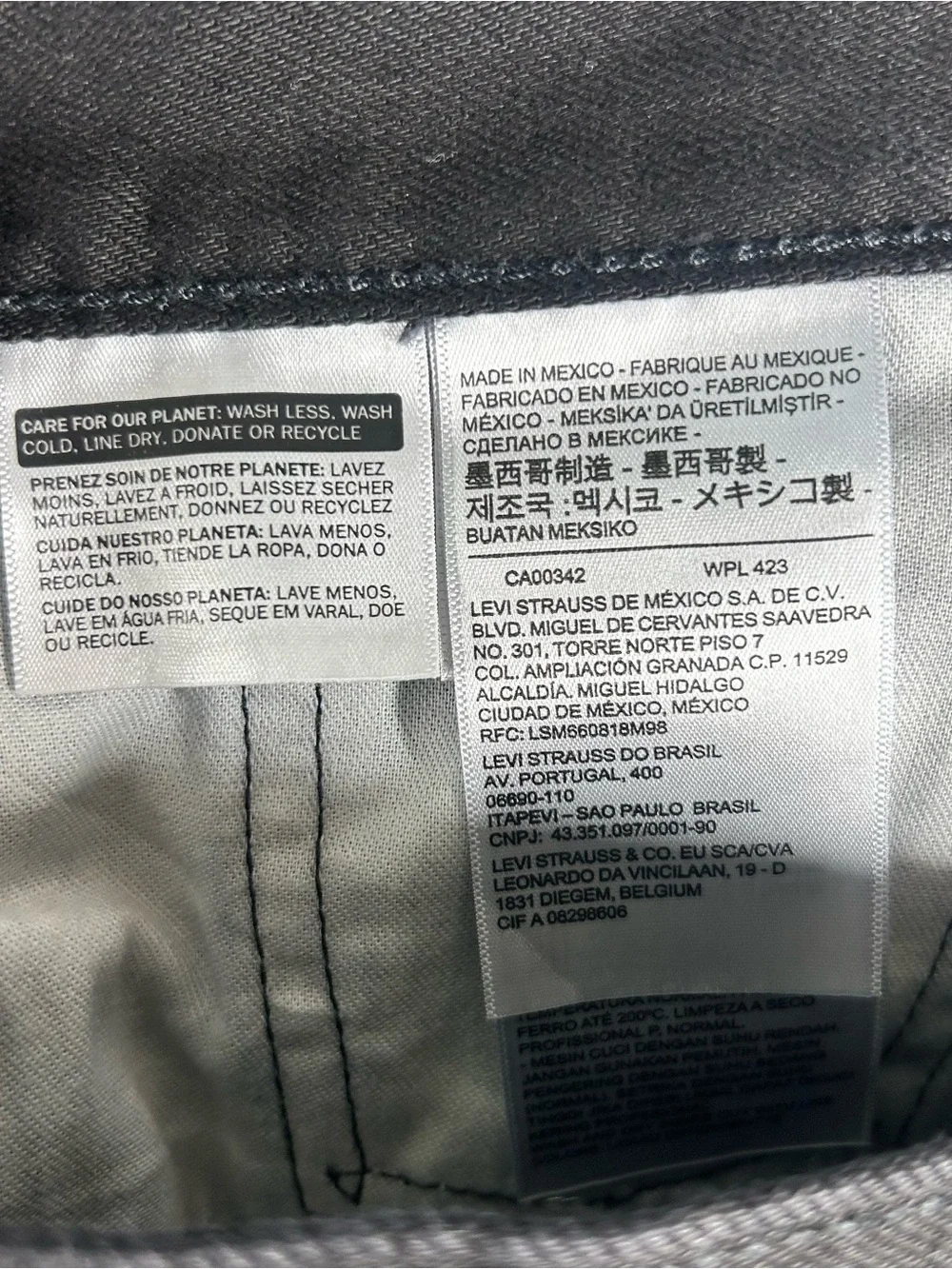 Levi's 501 Jeans Men's Size 40x32 Straight Leg Denim Black Jeans Button Fly